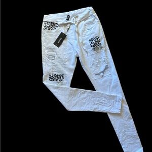 Made in ITALY Rare! One of a kind White Skinny Jeans with Leopard Accent